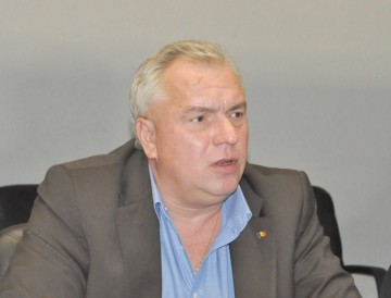 Constantinescu rămâne cu aceleaşi interdicţii: nu are voie să ia legătura cu angajaţii CJC